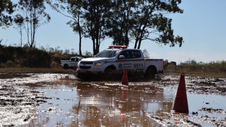 Brigada Militar realiza treinamento de direção preventiva para policiais em Vacaria - Studio TV