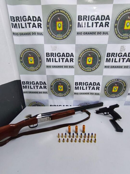 Brigada Militar prende homem com armas no bairro Planalto em Caxias do Sul - Studio TV