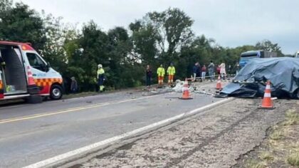 Grave acidente com vítima fatal bloqueia totalmente a RSC-287 em Agudo - Studio TV