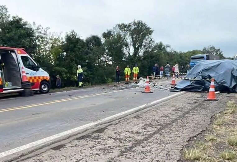 Grave acidente com vítima fatal bloqueia totalmente a RSC-287 em Agudo - Studio TV