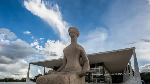 Supremo mantém fim da aposentadoria compulsória para juízes punidos por faltas graves - Studio TV