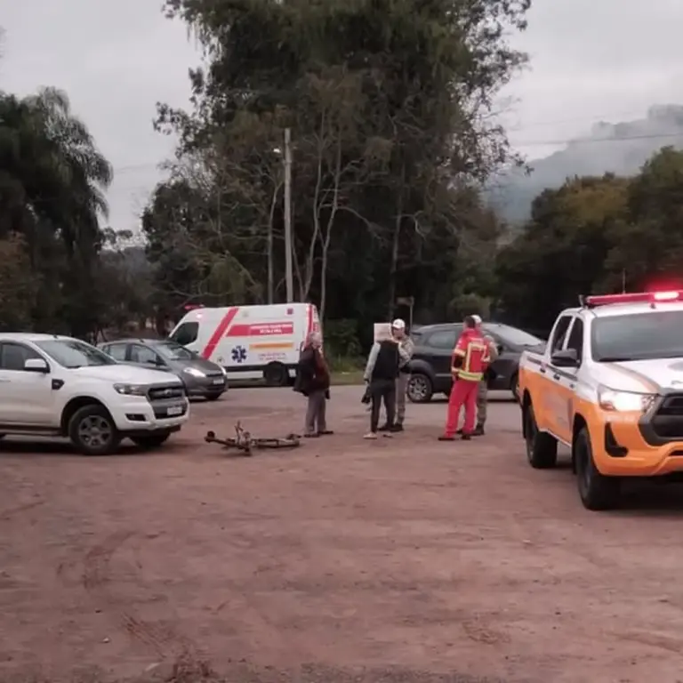 Acidente com ciclista e dois veículos deixa feridos em Vale Real - Studio TV