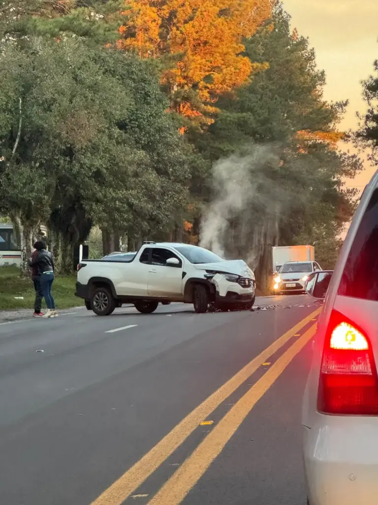 Acidente deixa trânsito lento na BR-470 em Veranópolis - Studio TV