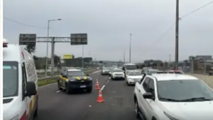 Acidente entre carro e moto trava trânsito na BR-290 - Studio TV