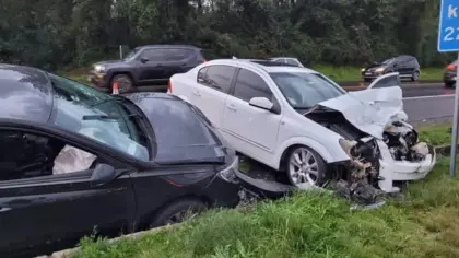 Acidente entre dois carros deixa trânsito lento na BR-470, em Garibaldi - Studio TV