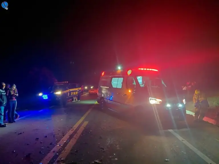 Acidente na BR-285 deixa dois mortos e cinco feridos em Lagoa Vermelha - Studio TV