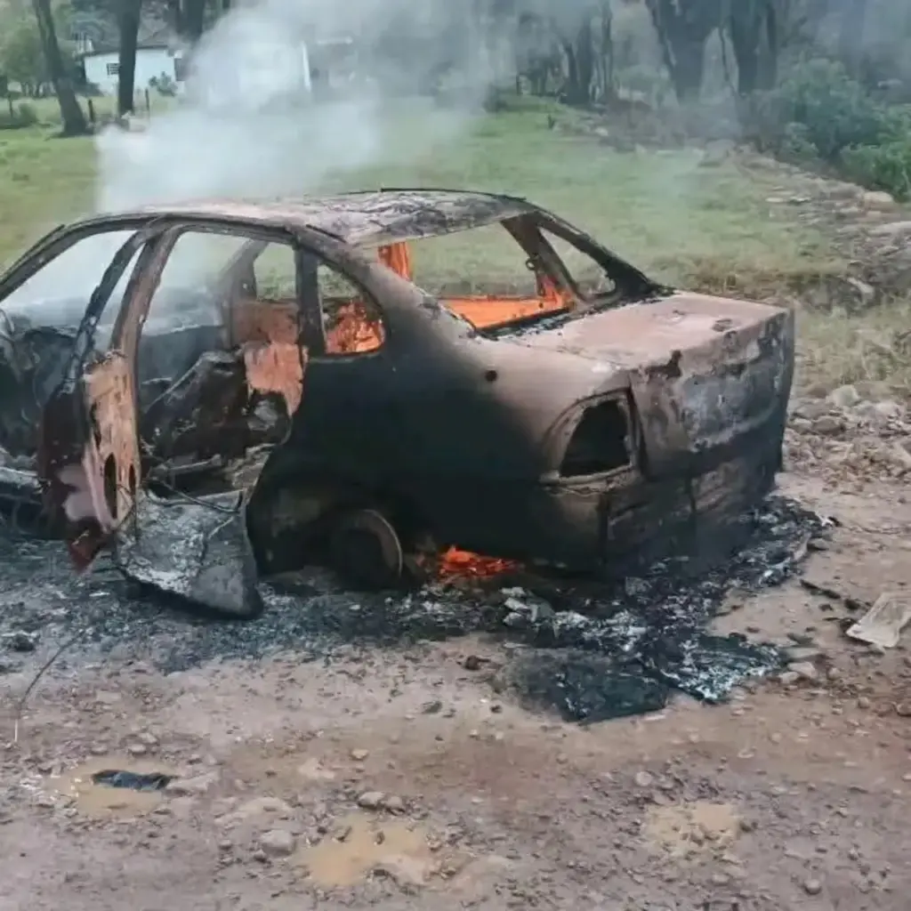 Adolescente é morto a tiros e veículo é incendiado em Agudo - Studio TV