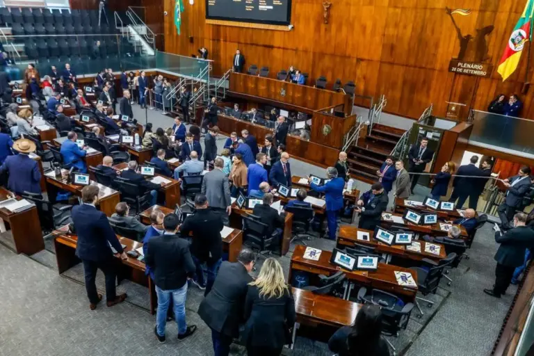 Assembleia aprova LDO de 2027 com previsão de déficit de R$ 4,8 bilhões no RS - Studio TV