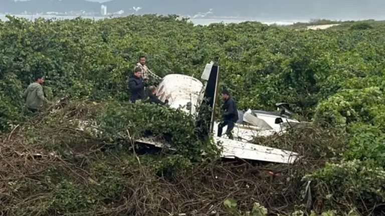 Avião de pequeno porte cai em SC e deixa dois feridos - Studio TV