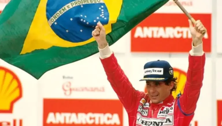 Ayrton Senna é reconhecido oficialmente como Herói da Pátria - Studio TV