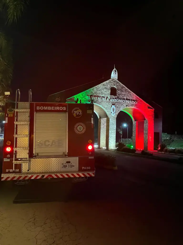 Bombeiros salvam bebê de 25 dias após engasgo durante deslocamento entre Ipê e Antônio Prado - Studio TV
