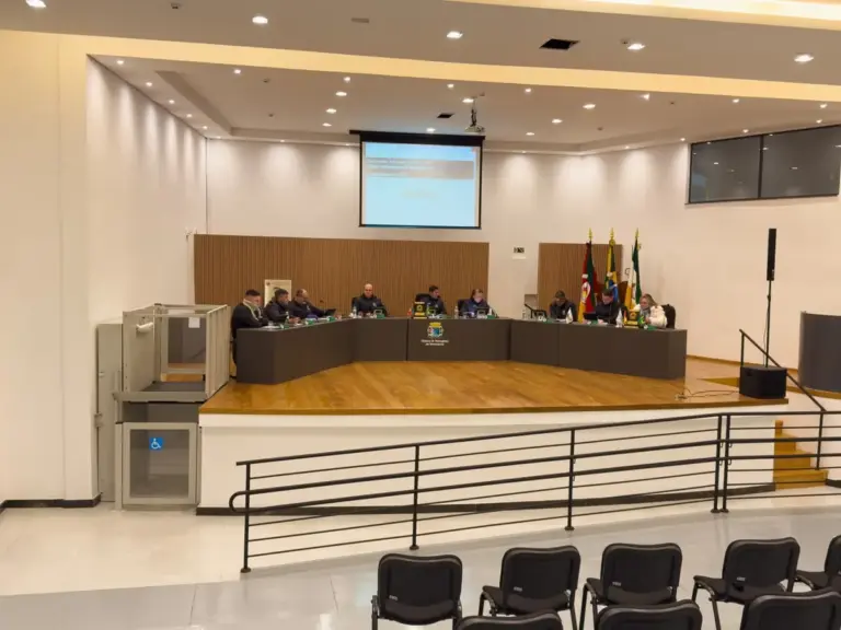 Câmara de Veranópolis aprova projetos, moções e repasse para o Festival do Bolinho de Chuva - Studio TV