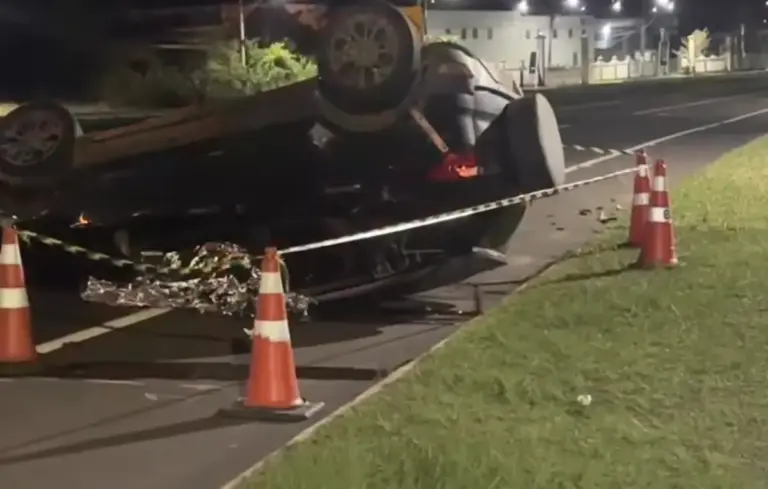Capotamento deixa um morto e dois feridos na ERS-115, em Taquara - Studio TV