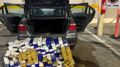 Carro com placas de Passo Fundo é flagrado com mais de 227 kg de maconha na SC-114 - Studio TV