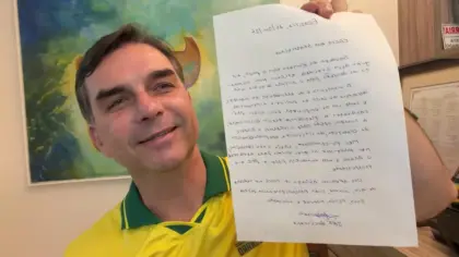 Carta de Jair Bolsonaro reforça Flávio como porta-voz na disputa presidencial - Studio TV