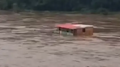 Casa levada pela correnteza no Rio das Antas estava vazia - Studio TV