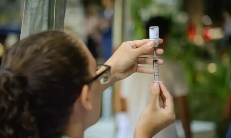Casos de vírus que causa bronquiolite em crianças pequenas começam a diminuir, aponta Fiocruz - Studio TV