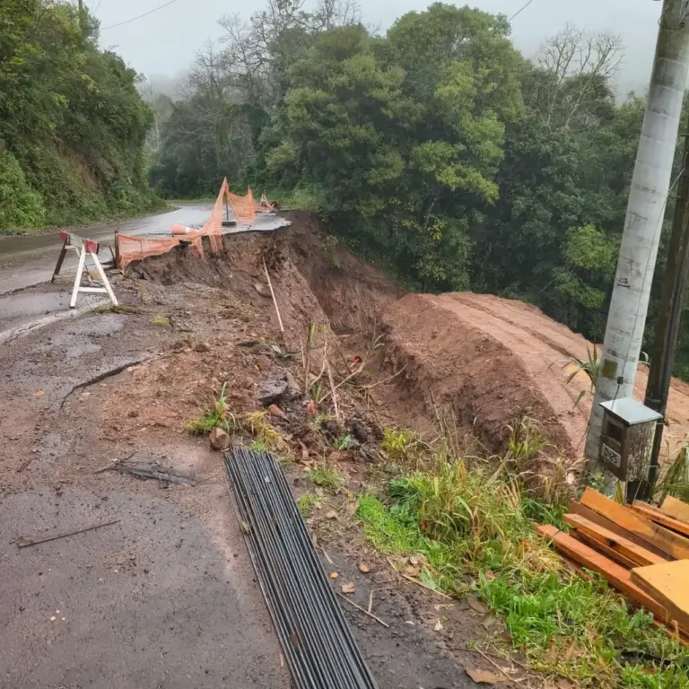 Chuva provoca queda de barreira e danos em Monte Belo do Sul - Studio TV