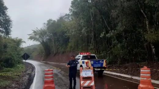 Chuva supera 92 milímetros e causa bloqueios em vias de Bento Gonçalves - Studio TV