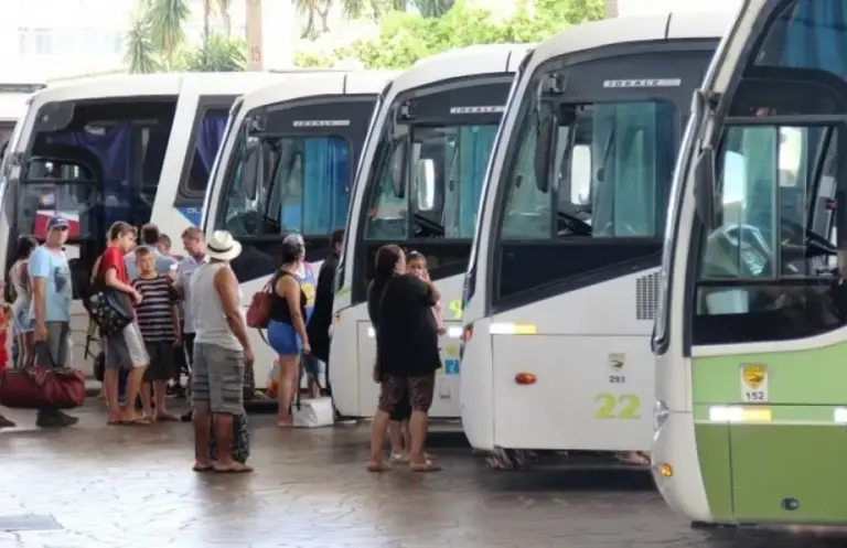 Chuvas provocam alterações e suspensão de linhas de ônibus intermunicipais no RS - Studio TV
