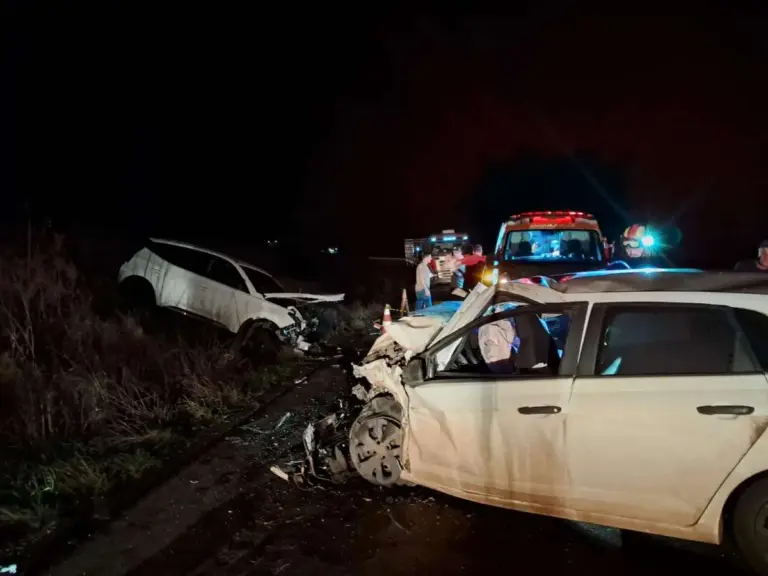 Colisão frontal na ERS-463 deixa um morto e uma mulher ferida em Vila Lângaro - Studio TV