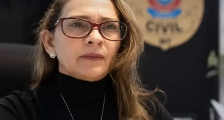Delegada é internada em estado grave após sintomas de AVC serem confundidos com enxaqueca - Studio TV