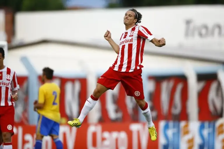 Diego Forlán assume seleção do Uruguai em período de avaliação até 2027 - Studio TV