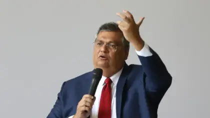 Dino determina bloqueio de R$ 119 milhões em bens de Valdemar Costa Neto - Studio TV