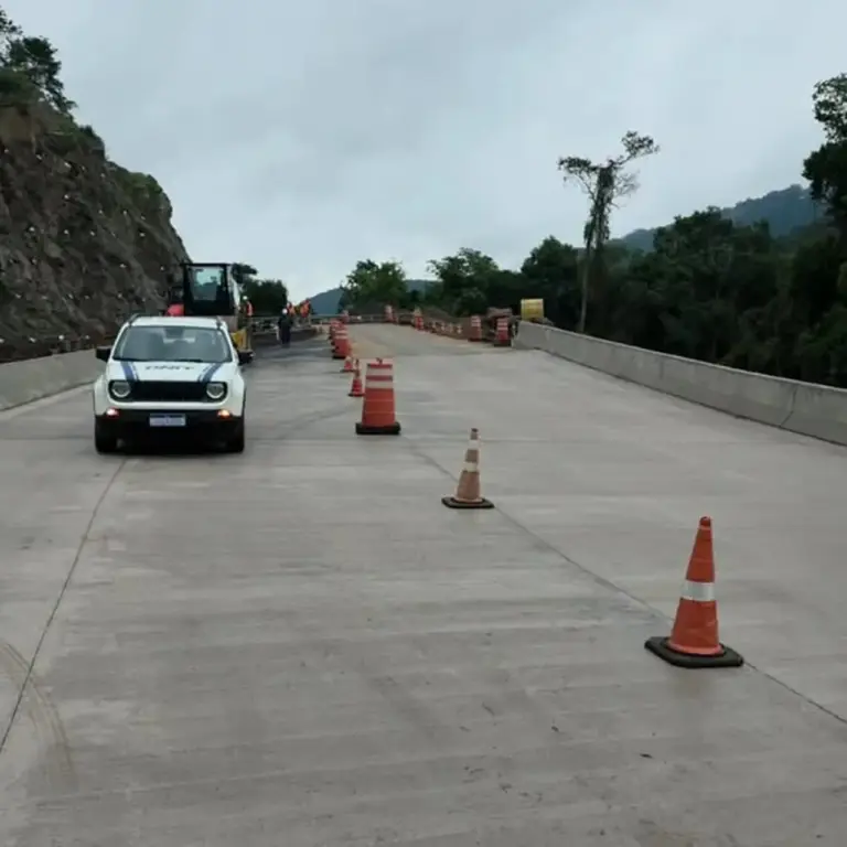DNIT libera uma faixa do Viaduto A na BR-470/RS, na Serra das Antas - Studio TV
