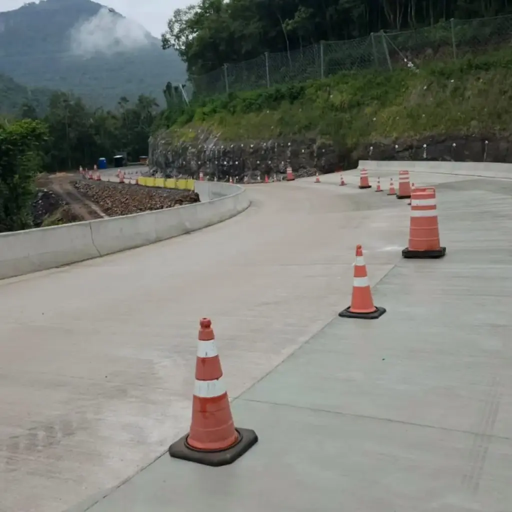 DNIT libera uma faixa do Viaduto A na BR-470/RS, na Serra das Antas - Studio TV
