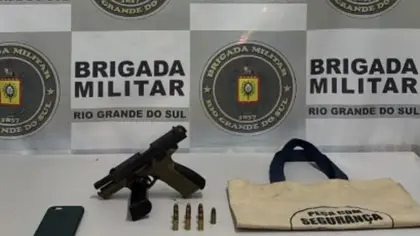 Dois homens são presos por porte ilegal de arma em Caxias do Sul - Studio TV