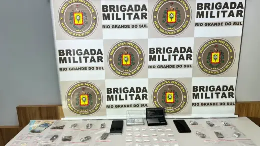 Dois homens são presos por tráfico de drogas em Serafina Corrêa e Casca - Studio TV