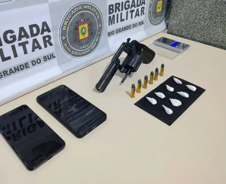 Duas mulheres são presas por tráfico de drogas e posse irregular de arma de fogo em Nova Prata - Studio TV