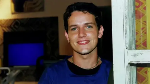 Edward Boggiss, rosto conhecido de Malhação, morre aos 49 anos - Studio TV