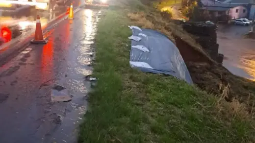 EGR adota medidas emergenciais após deslizamento na ERS-135, em Passo Fundo - Studio TV