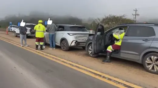 Engavetamento entre três veículos deixa passageira ferida na BR-386, em Soledade - Studio TV