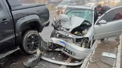 Engavetamento envolve três veículos na BR-116, em Caxias do Sul - Studio TV