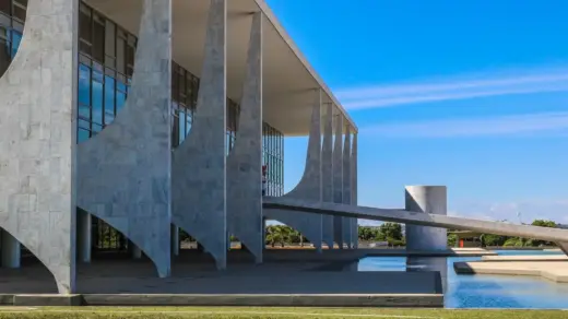 Entenda a Lei da Reciprocidade que o Brasil pode aplicar contra tarifas dos Estados Unidos - Studio TV