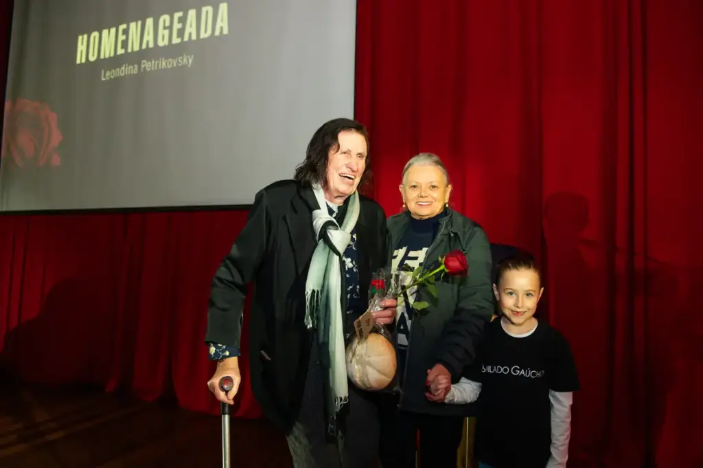 Festival Internacional de Folclore de Nova Prata lança 22ª edição com o tema “Pão e Rosas” - Studio TV
