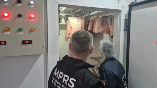Força-tarefa apreende cerca de uma tonelada de produtos impróprios em supermercados de Marcelino Ramos - Studio TV