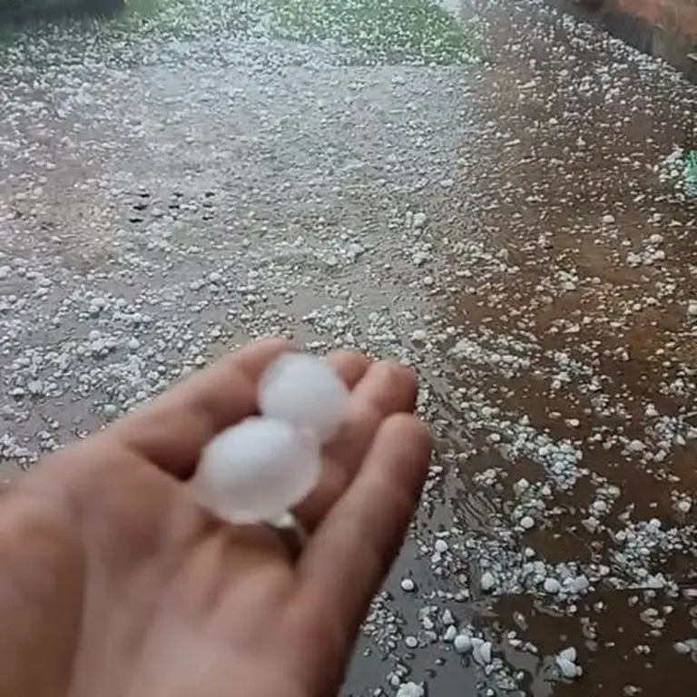 Tempestade severa provoca forte queda de granizo na fronteira entre Uruguai e Rio Grande do Sul - Studio TV