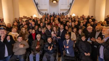 Governo do RS entrega 52 veículos adaptados para ampliar a acessibilidade em municípios gaúchos - Studio TV