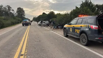 Grave acidente entre três veículos deixa um morto e quatro feridos neste domingo no RS - Studio TV