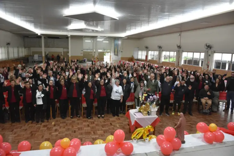 Grupo Longevidade celebra 30 anos com homenagens, música e confraternização em Veranópolis - Studio TV