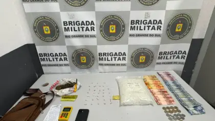 Homem é preso por tráfico de drogas no bairro Desvio Rizzo em Caxias do Sul - Studio TV