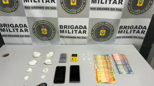 Homem é preso por tráfico de drogas no Centro de Caxias do Sul - Studio TV