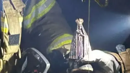 Imagem religiosa permanece intacta após incêndio destruir parte de casa no RS - Studio TV