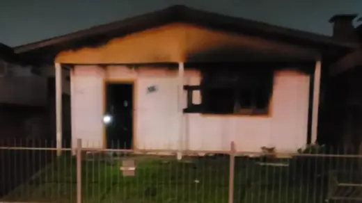 Incêndio em casa de ex-companheira termina com homem preso em Vacaria - Studio TV