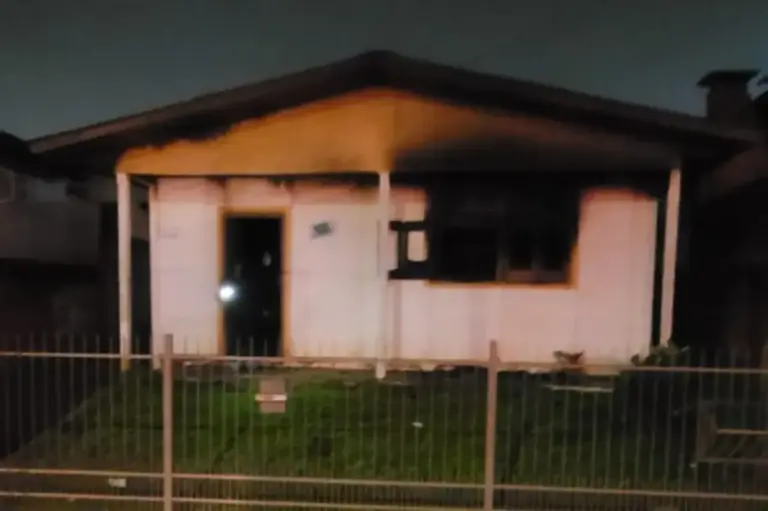 Incêndio em casa de ex-companheira termina com homem preso em Vacaria - Studio TV