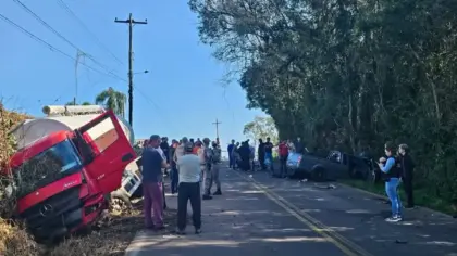 Jovem de 21 anos morre após colisão frontal na Transcitrus, em Pareci Novo - Studio TV